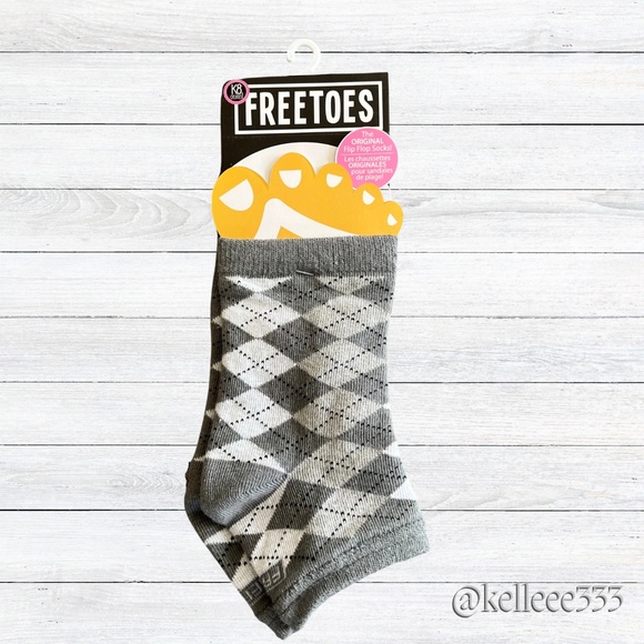 Freetoes Accessories - 💕Host Pick💕 NWT Freetoes Socks One Size
